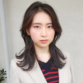 セミロング カラー フリーランス所属・韓国ヘア レイヤー くびれヘアMATSUのヘアスタイル