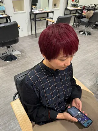 ショート カラー 上田 紗也のヘアスタイル