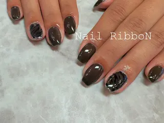 ネイル ネイルリボン 受付スタッフのネイルデザイン