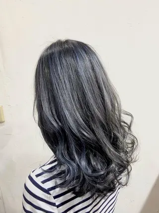 セミロング カラー soin by poshのヘアスタイル