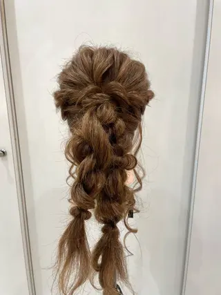 ロング ヘアアレンジ 暖色カラー/ブリーチ なしカラー/艶カラーのヘアスタイル