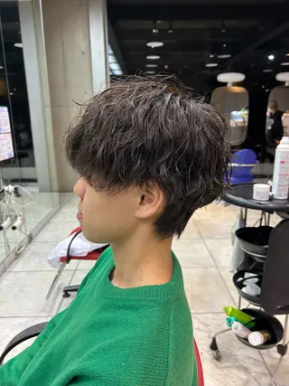 ショート パーマ メンズ OSHARE DOROBO bis所属・槇野 彪海のヘアスタイル