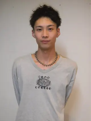 メンズ lot Kanau ハイトーン／デザインのヘアスタイル