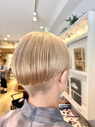 ショート カラー ハイトーンカラー新井 彩斗EIGHT新宿のヘアスタイル