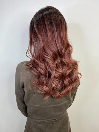 カラー 濱川 佳奈のヘアスタイル