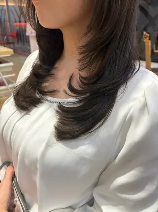 ロング 小松 千夏のヘアスタイル