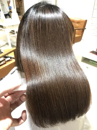 ロング 透明感カラーハイライ トモデル募集大浦偉央のヘアスタイル
