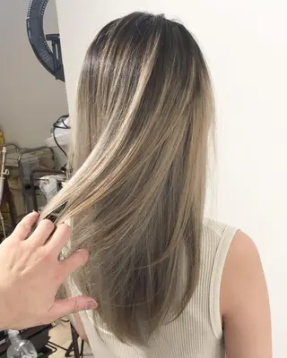 ロング カラー タカハシ ユウキのヘアスタイル