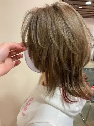 ミディアム W_SALON ［触れたくなる艶髪］のヘアスタイル