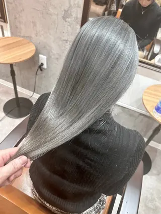 ロング 🔷ブリーチバレイヤ ージュ🔷飯野達也のヘアスタイル