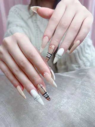 ネイル anh nail anne🤍のネイルデザイン