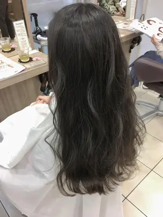 ロング カラー 小島 仁美のヘアスタイル
