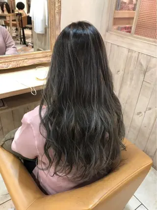 ロング カラー 森 早希絵のヘアスタイル