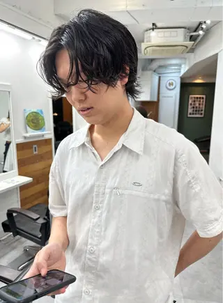 ミディアム パーマ メンズ グランジヘア 無造作ヘアHYUGAのヘアスタイル