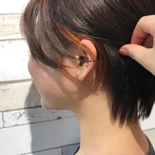 ショート カラー レイヤー/顔まわり カット/地毛風カラーのヘアスタイル