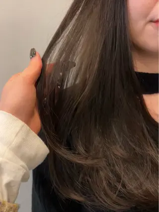 カラー the hinc所属・miyu /大阪 /レイヤーカットのヘアスタイル