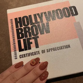 アイブロウ beamerci🌼 SHIORIのネイルデザイン