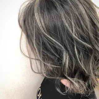 ミディアム カラー EARTH 越谷店のヘアスタイル