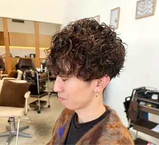 ミディアム パーマ メンズ 服部 雄輝のヘアスタイル
