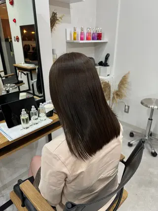 ミディアム カラー Manami /岡山 ブリーチ/縮毛矯正のヘアスタイル