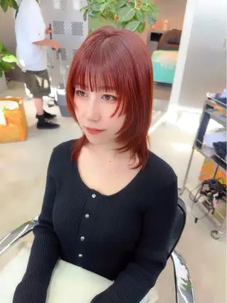 ミディアム カラー 岡野 静華のヘアスタイル