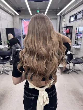 カラー 和木坂 日美のヘアスタイル