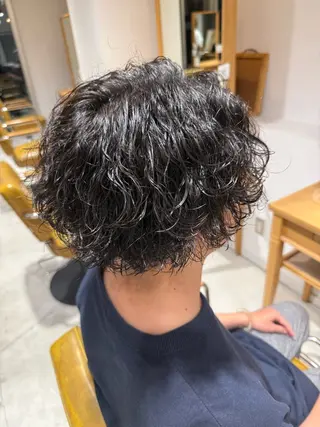 パーマ メンズ 鈴木弥月/透明感カラ ー/髪質改善のヘアスタイル