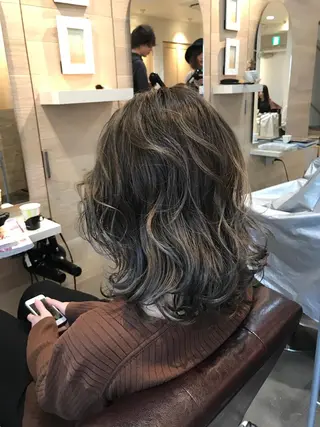 セミロング カラー she2.shinjuku所属・顧客様専用予約 新規予約不可のヘアスタイル