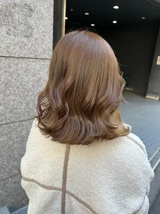 ミディアム カラー ノイシキ サキのヘアスタイル