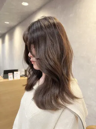 セミロング カラー 中村 ひなたのヘアスタイル