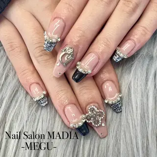 ネイル MADIA藤沢所属・MADIA MEGUのネイルデザイン