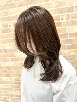 セミロング カラー 大人レイヤー& 透明感カラー💄のヘアスタイル