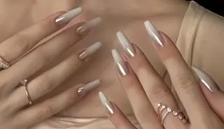 ネイル 高木 維麗絲のネイルデザイン