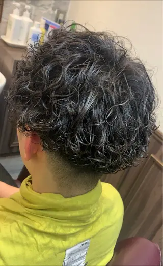 ミディアム パーマ メンズ Million Bucks barber shop所属・カットモデル募集 いさかのヘアスタイル