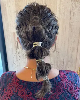 ロング ヘアアレンジ 岡村 真子のヘアスタイル