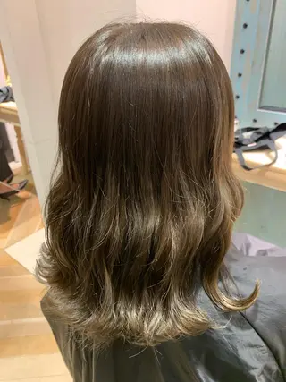ミディアム 栗原 瑠世のヘアスタイル