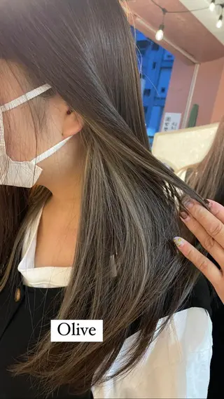 ロング 山本 眞白のヘアスタイル