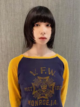 ショート カラー SALOWIN所属・ブリーチ✨ ボブ✨レイヤーのヘアスタイル