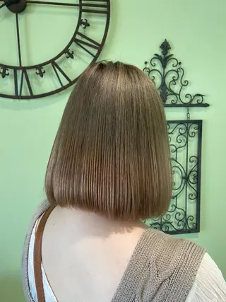 カラー 小林 亜紀のヘアスタイル