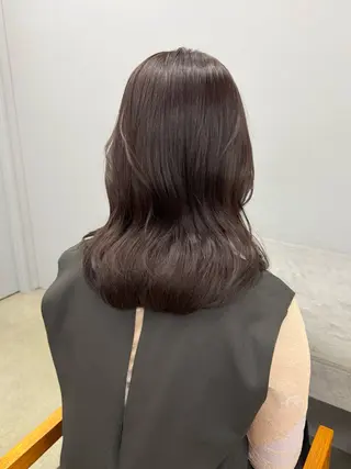 カラー maina/透明感 ベージュ/暖色カラーのヘアスタイル