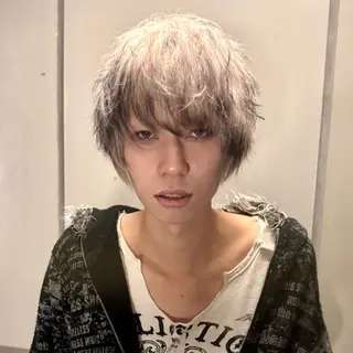 ショート カラー メンズ ハイトーンニュアンス 毛流れシャドウパーマのヘアスタイル