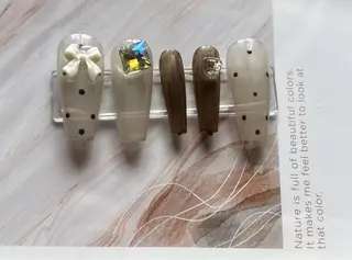 ネイル コウ ヨウのネイルデザイン