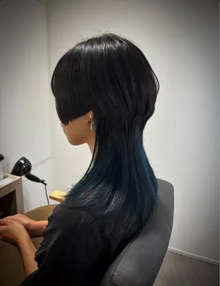 セミロング イシザワ ユミのヘアスタイル