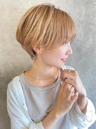 ミディアム 近藤 七海／箕面／艶カラーのヘアスタイル