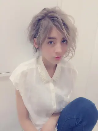 ショート カラー 江崎 わか子のヘアスタイル