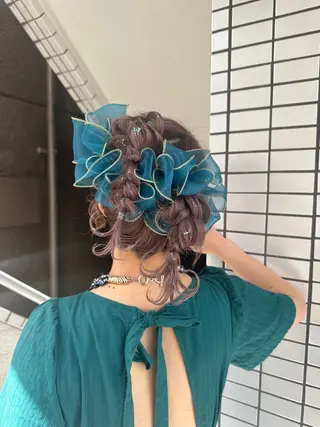 ショート カラー パーマ ヘアアレンジ 推し活専用 【派手髪】飯野ゆかりのヘアスタイル