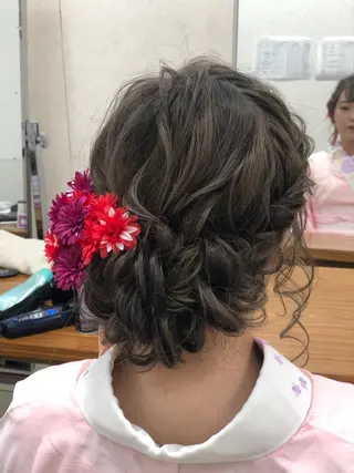 セミロング ヘアアレンジ vi viのヘアスタイル