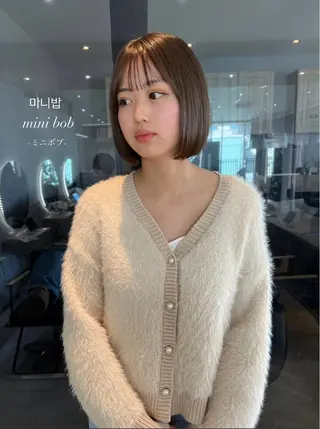 ショート カラー 韓国🇰🇷レイヤー 映える顔周り🩷のヘアスタイル
