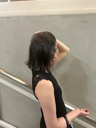 ミディアム 髪質改善 / 透明感 カラー / 冨成のヘアスタイル