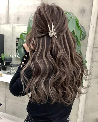 カラー 田中 莉香のヘアスタイル